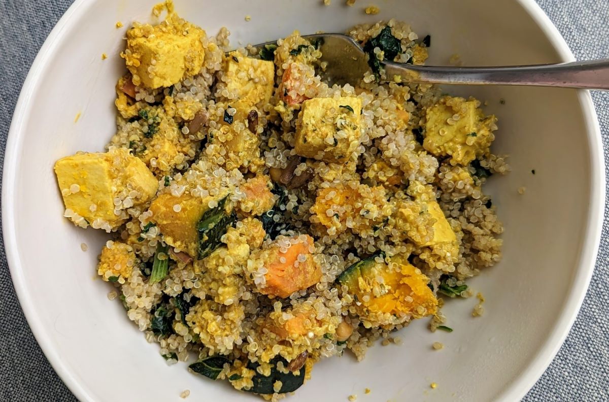 bowl of low fodmap tofu quinoa dish by gut feelings