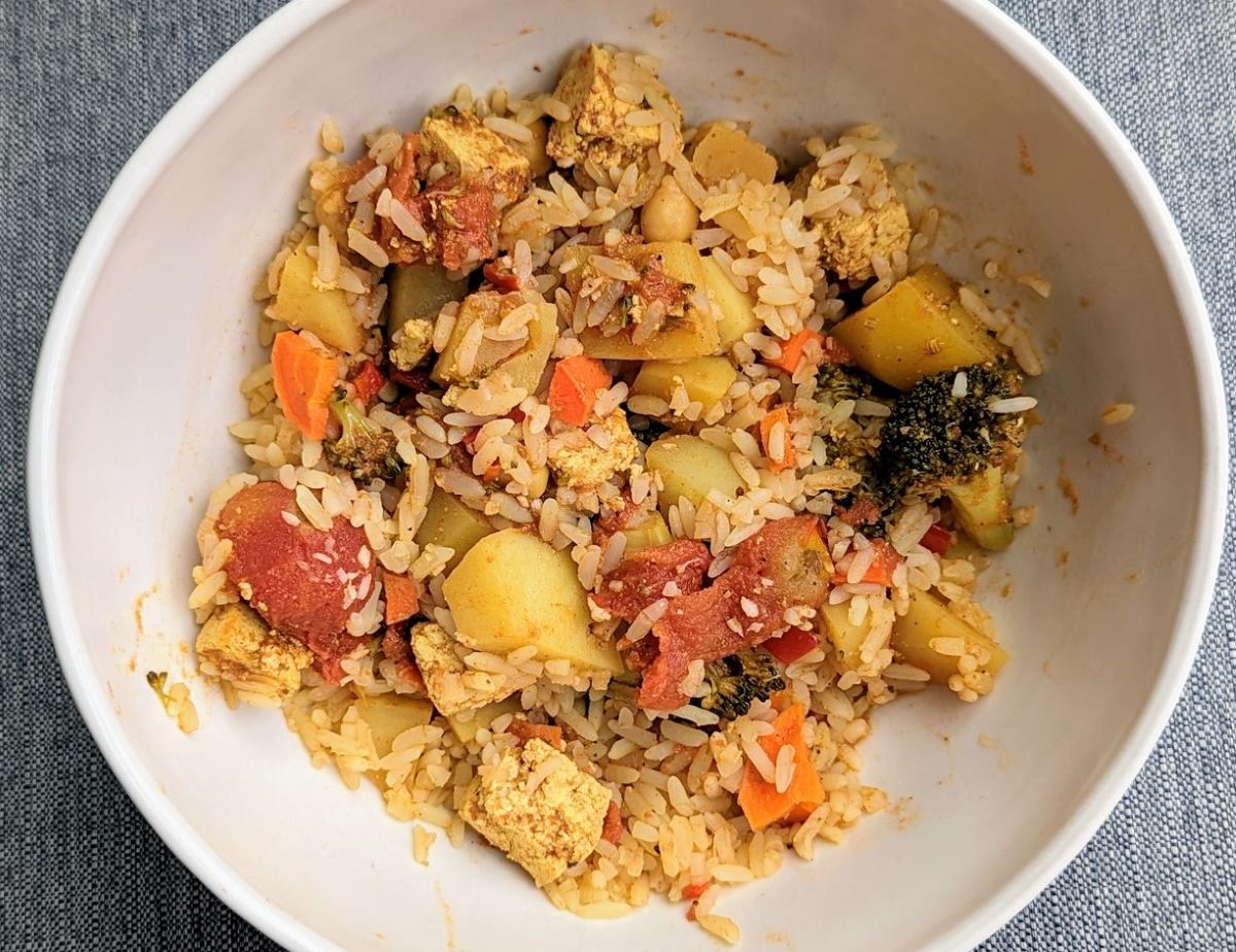 bowl of vegetable curry by gut feelings
